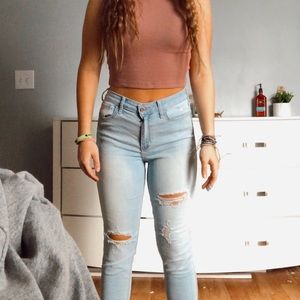 hollister supper skinny high rise ripped jeans